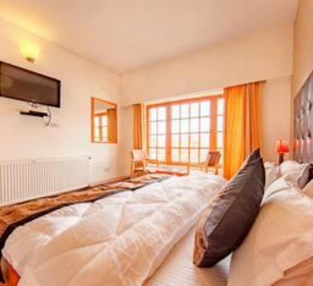 Room image 2